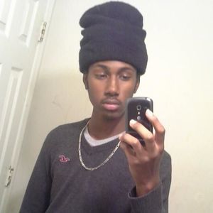 Meet your Posher, Derrick stay flee